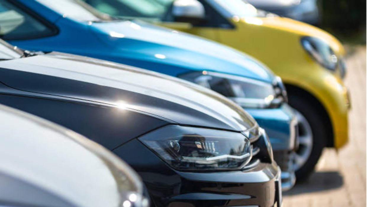 via San Martino, uscita da scuola tra auto e rischi: l&rsquo;esasperazione dei genitori nel centro storico