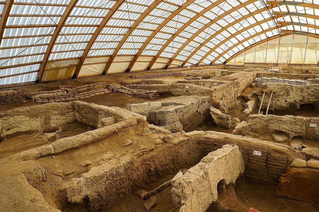 Archeologia dal mare: la tempesta svela i segreti fenici nascosti sotto la sabbia di Chia