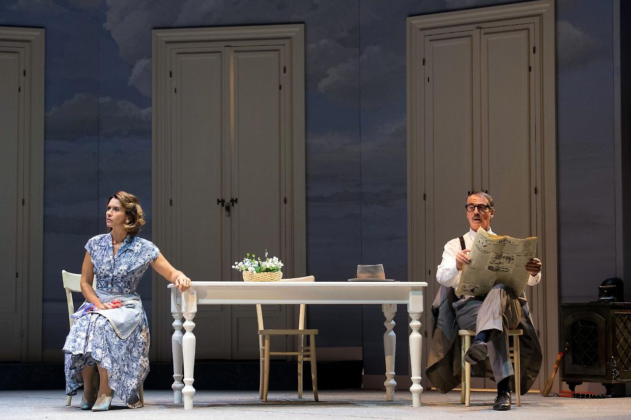 Dal presepe al rag&ugrave; napoletano: al Carignano va in scena Eduardo De Filippo con "Sabato, domenica e luned&igrave;"