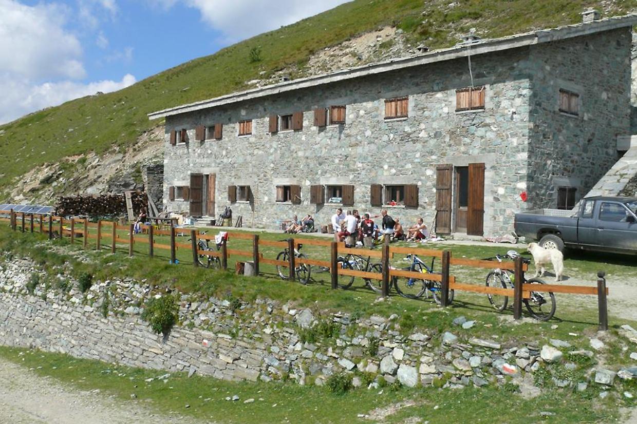 Alta Val Pellice, affidata la gestione del rifugio Barant