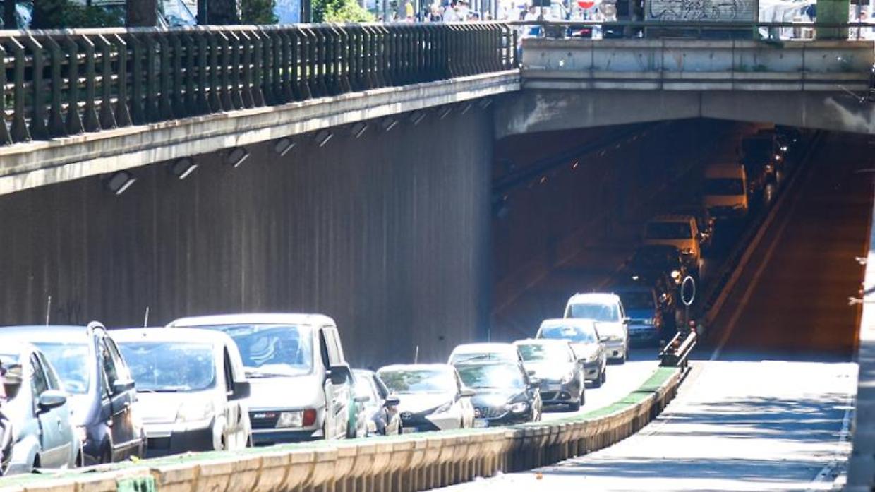 Inquinamento acustico nel sottopassaggio di corso Regina, il Consiglio approva una mozione