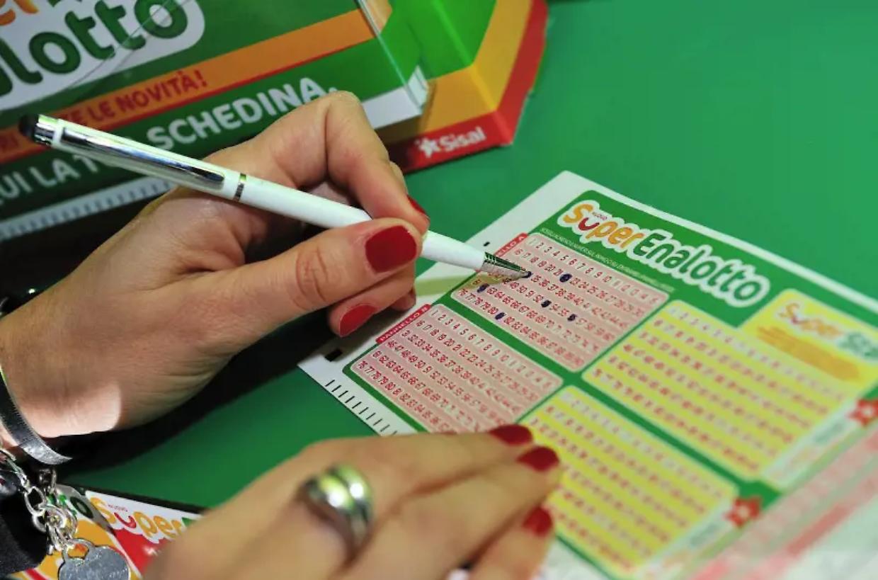 Lotto e SuperEnalotto, cambiano le regole oggi 27 gennaio, ecco come annullare le giocate