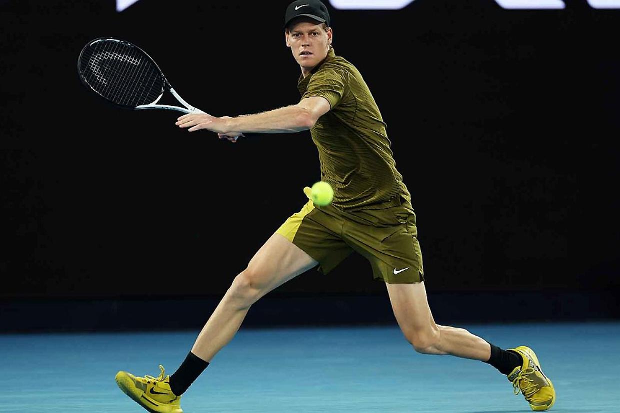 Jannik Sinner non lascia scampo a Luciano Darderi e fa 18-0 nei derby, con il record di 19 ace