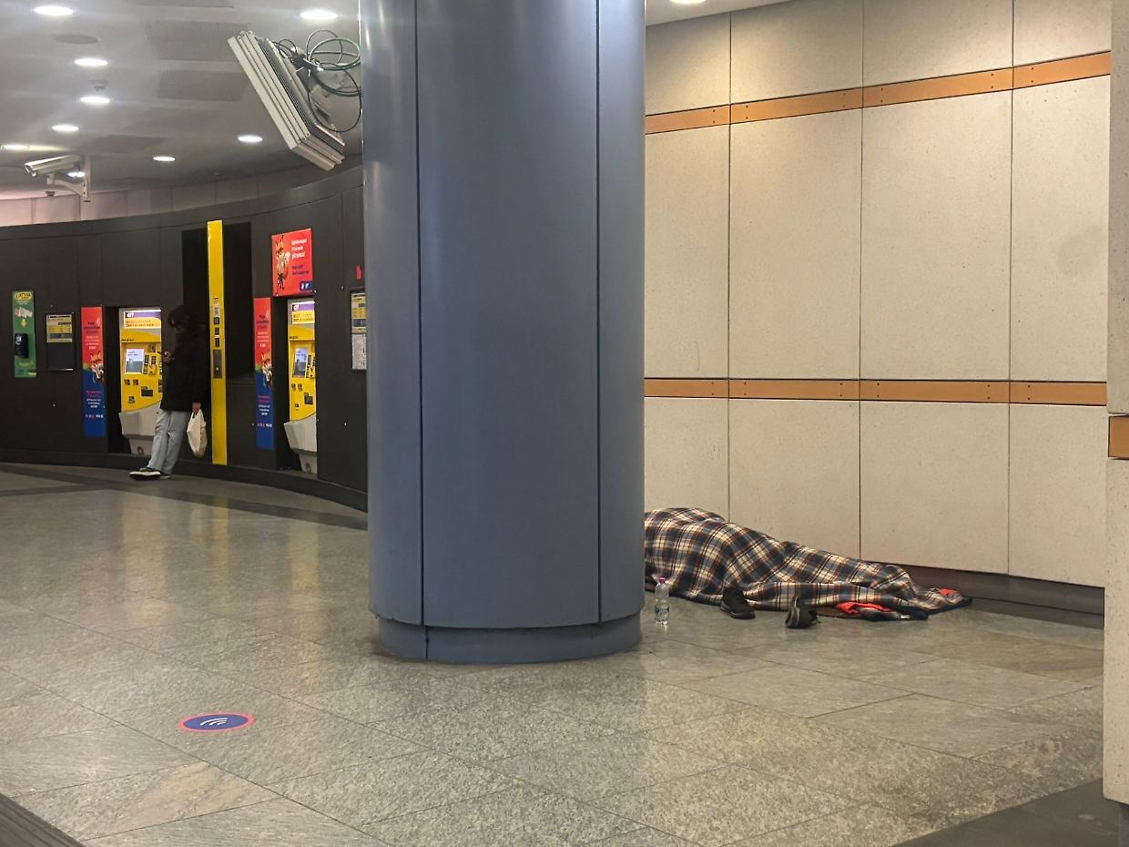 Il Comune scopre i barboni in centro: i volontari nelle strade per contarli