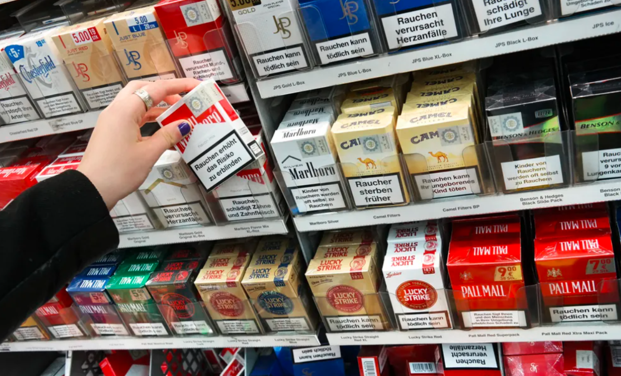 Tabacchi, nuovi rincari da oggi: ecco i nuovi prezzi di trinciato, sigari e sigaretti