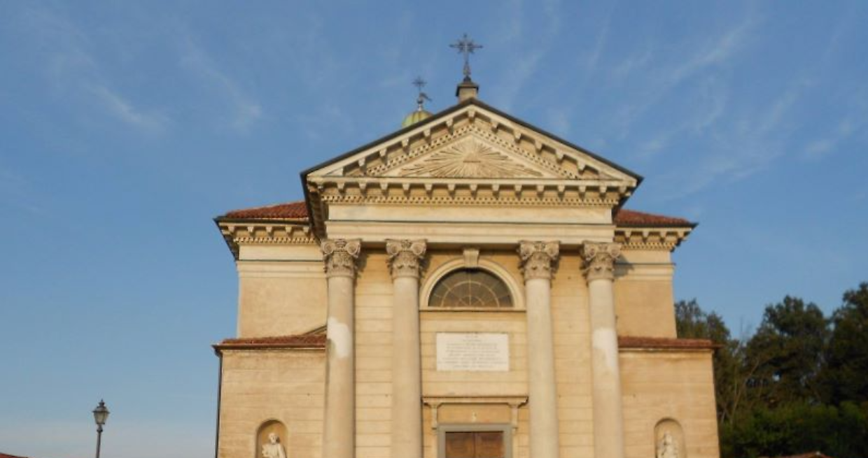 Villastellone, i santi decapitati tornano al loro posto: restaurati e protetti dietro un plexiglas