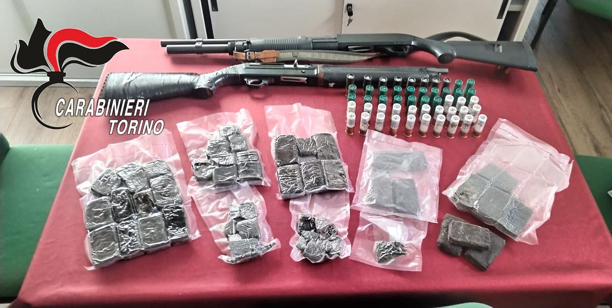 Chili di droga nelle case popolari: blitz dei Carabinieri a Borgaro Torinese