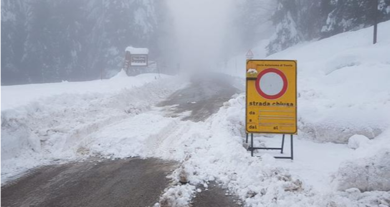Tunnel di Tenda chiuso per rischio valanghe: stop sulla statale 20 e disagi anche in ferrovia tra Limone e Ventimiglia