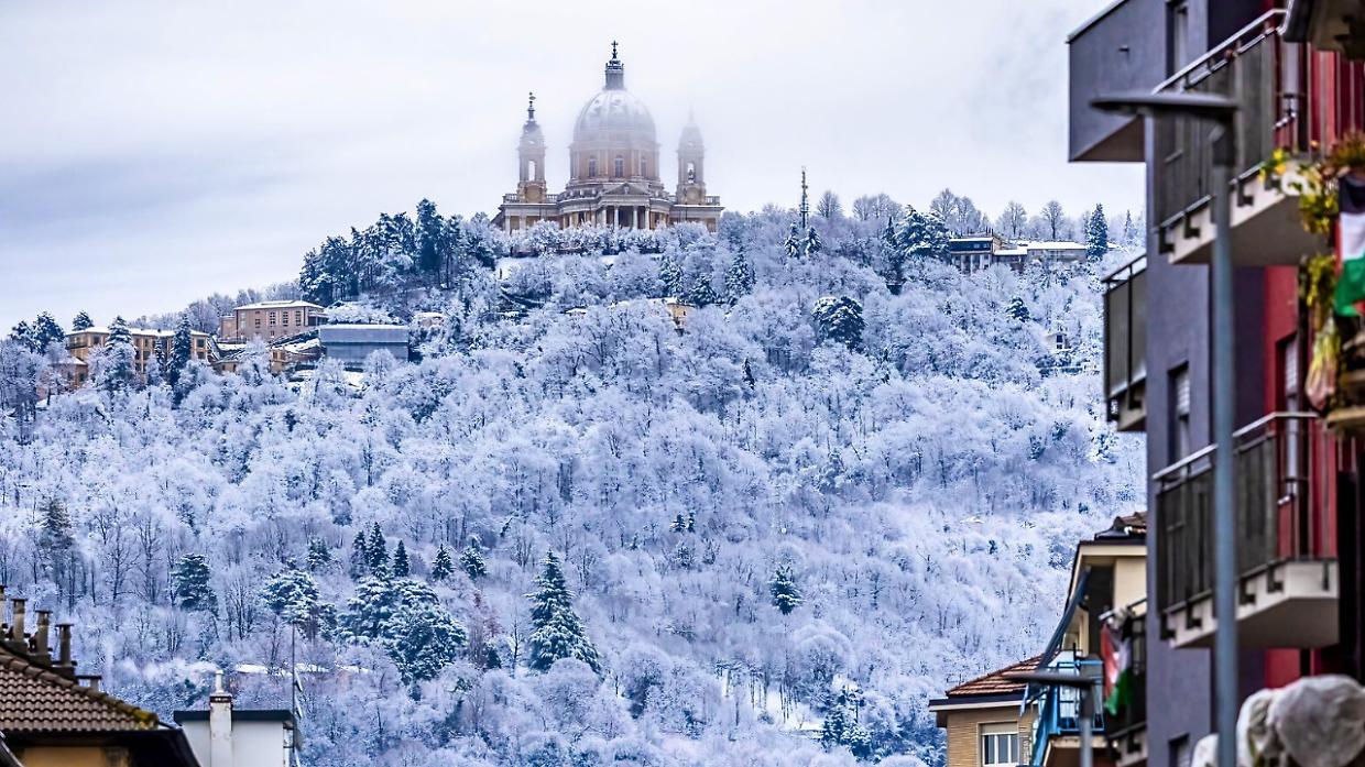 La nevicata in collina in una splendida foto di Valerio Minato