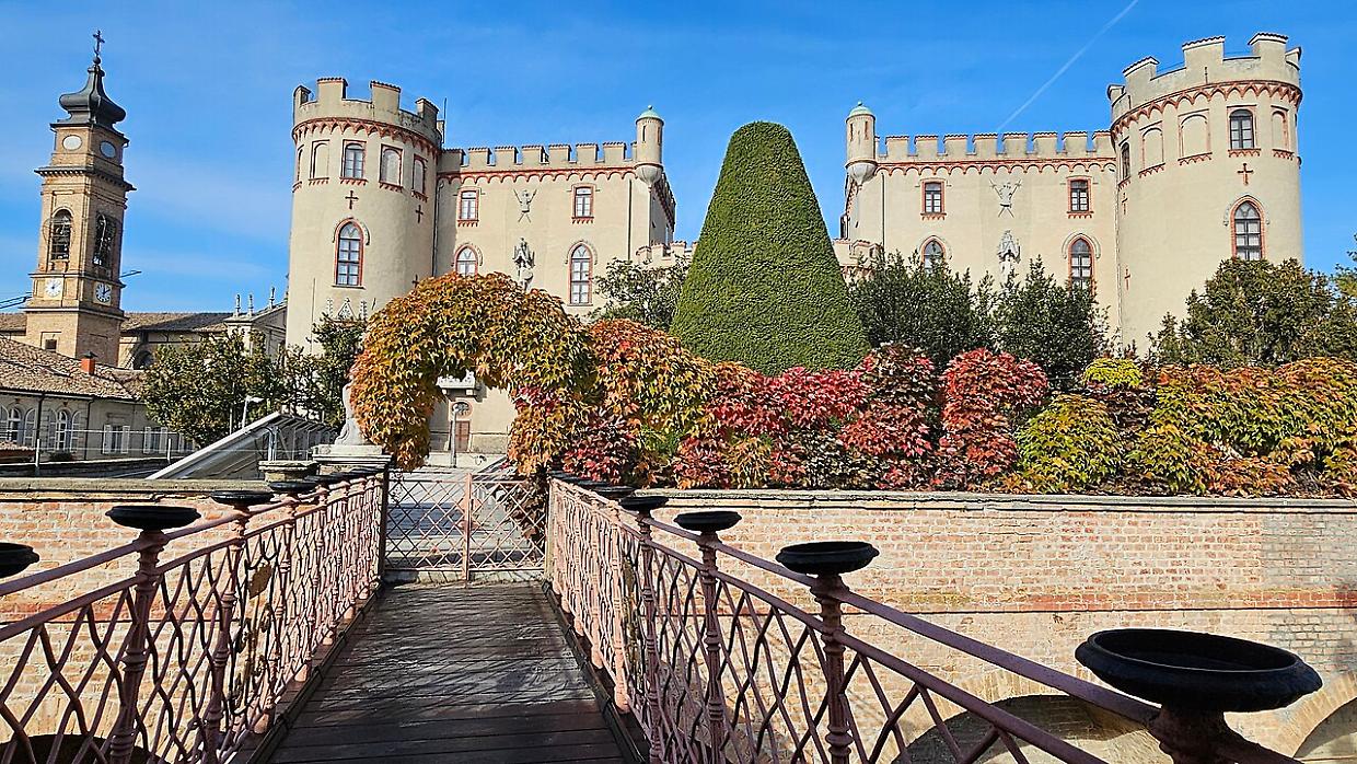 Il paradosso di Costigliole: il borgo che tutti sognano ma dove pochi risiedono