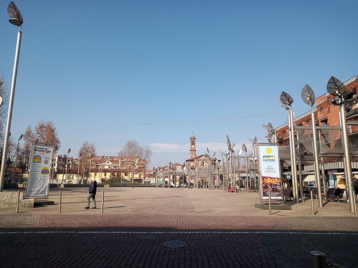 I nomi che disegnano la comunit&agrave;: Nichelino e il dilemma della toponomastica