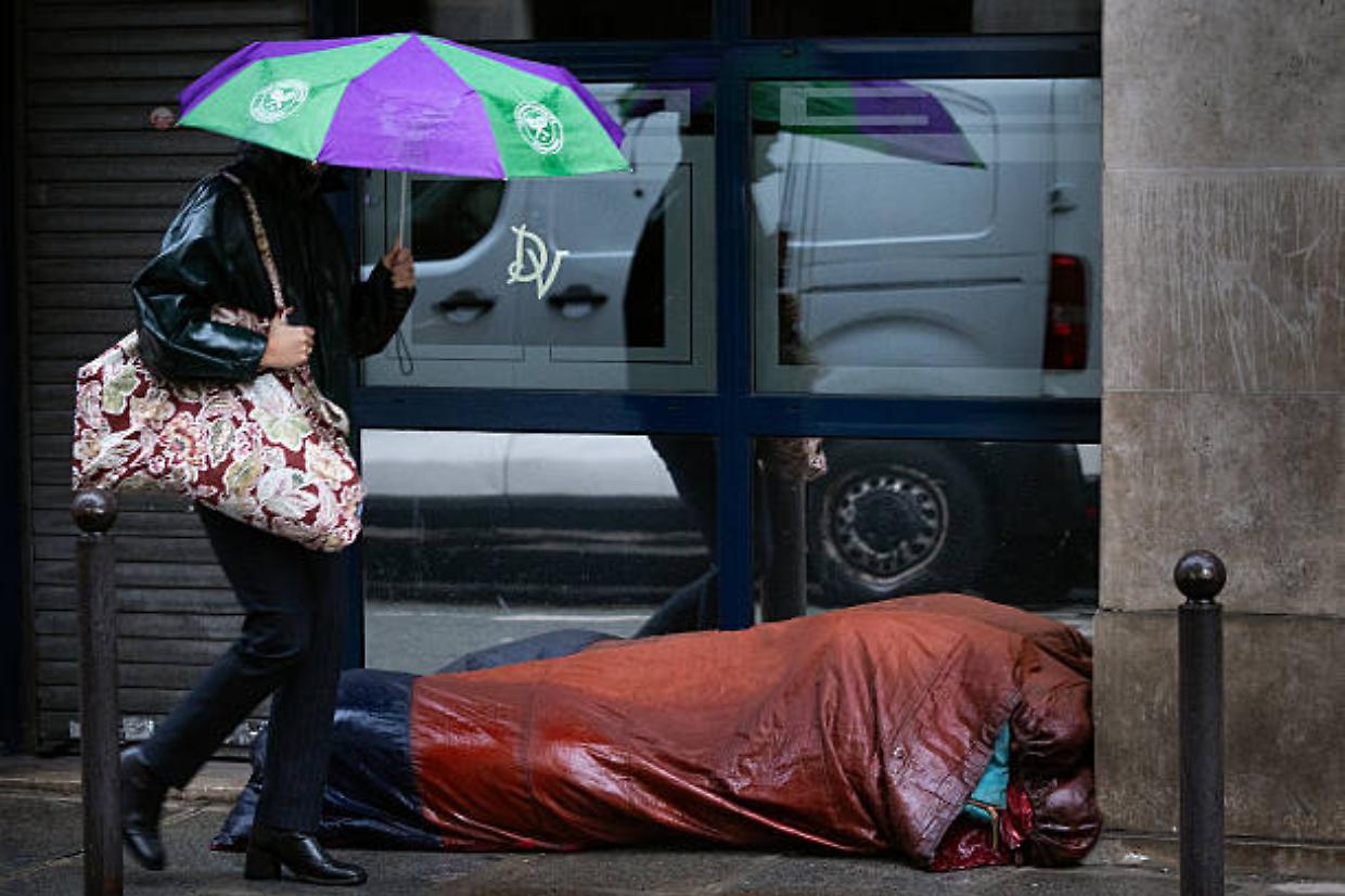 Torino, povert&agrave; in aumento e profili pi&ugrave; giovani