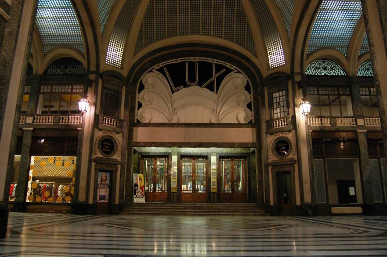 Cinema Lux chiuso all&rsquo;improvviso, stop alle proiezioni in Galleria San Federico