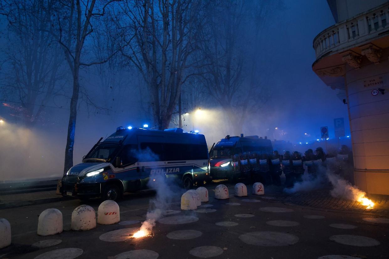 Askatasuna, Rosso&ndash;Fontana (FI): &ldquo;A Torino non &egrave; protesta ma guerriglia urbana&rdquo;