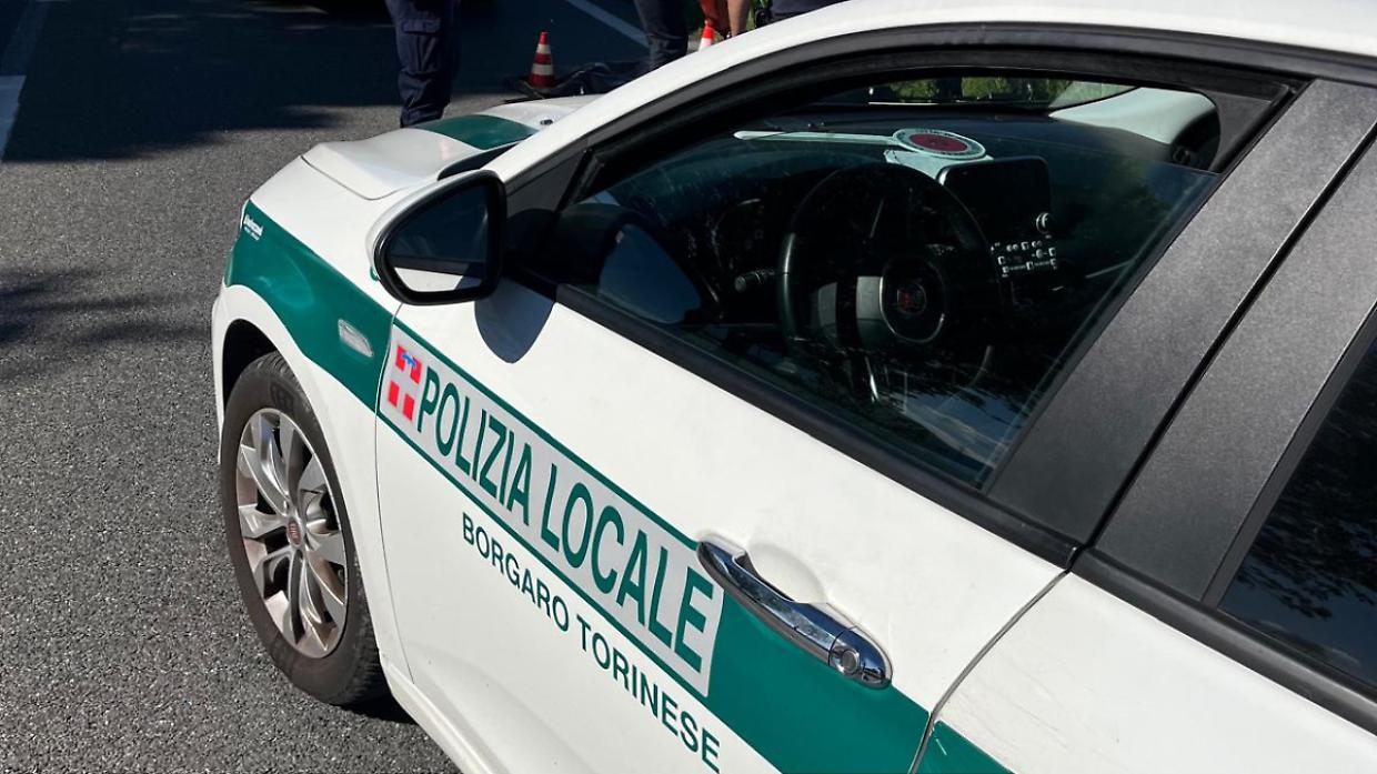 Borgaro, schianto davanti al &laquo;Bingo&raquo; in via Lanzo: due feriti e traffico in tilt