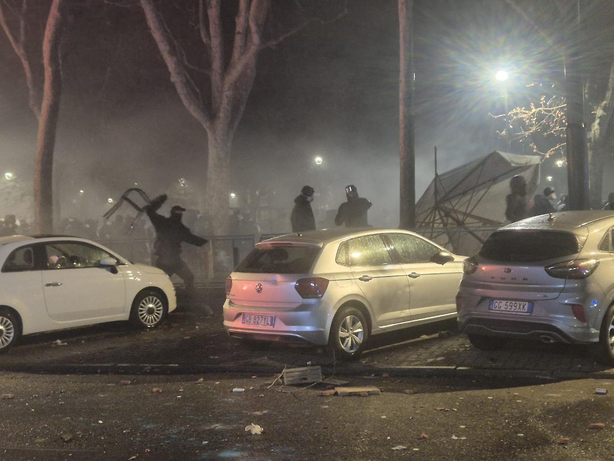 Scontri a Torino, Meloni riceve la troupe di giornalisti aggrediti dagli antagonisti