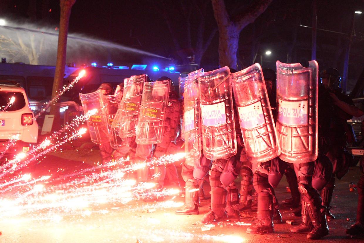 Scontri a Torino, il presidente di Regione Lombardia: &laquo;Nessuna ambiguit&agrave; sulla violenza&raquo;