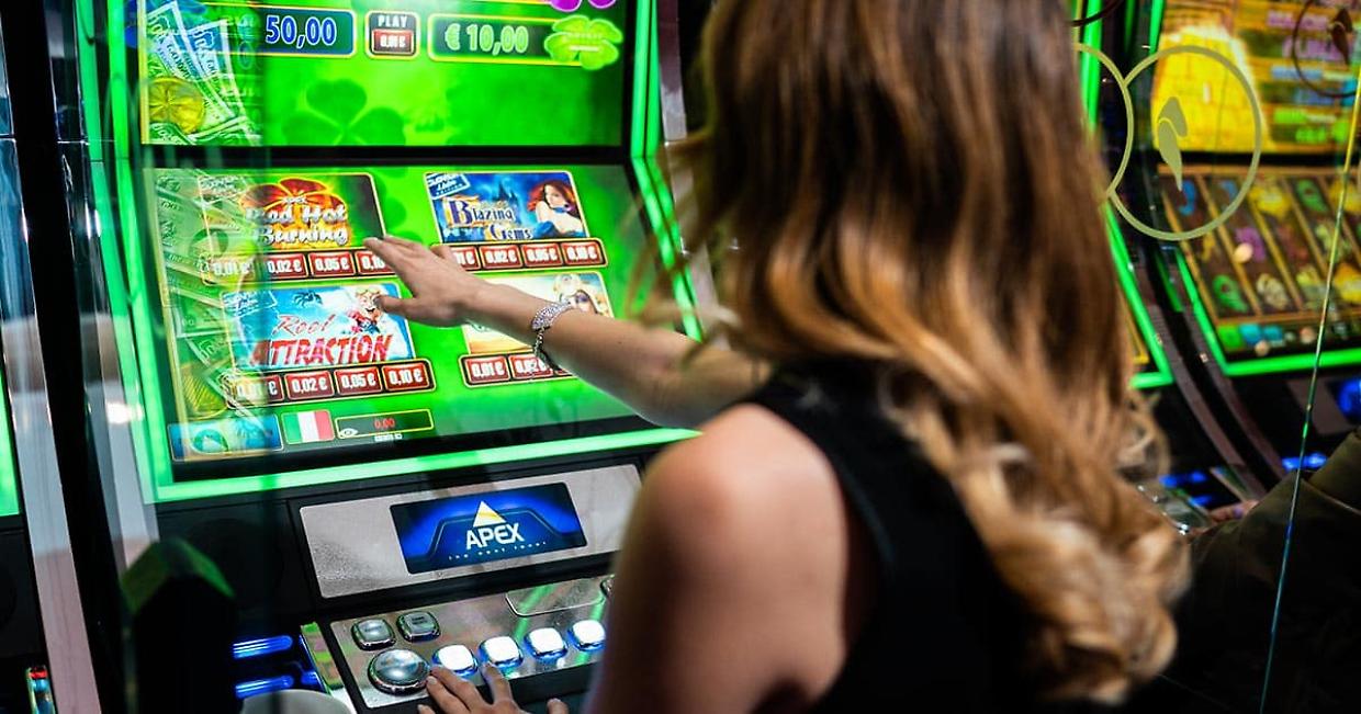 Slot machine e videopoker fuori orario: 11 bar del Vco multati