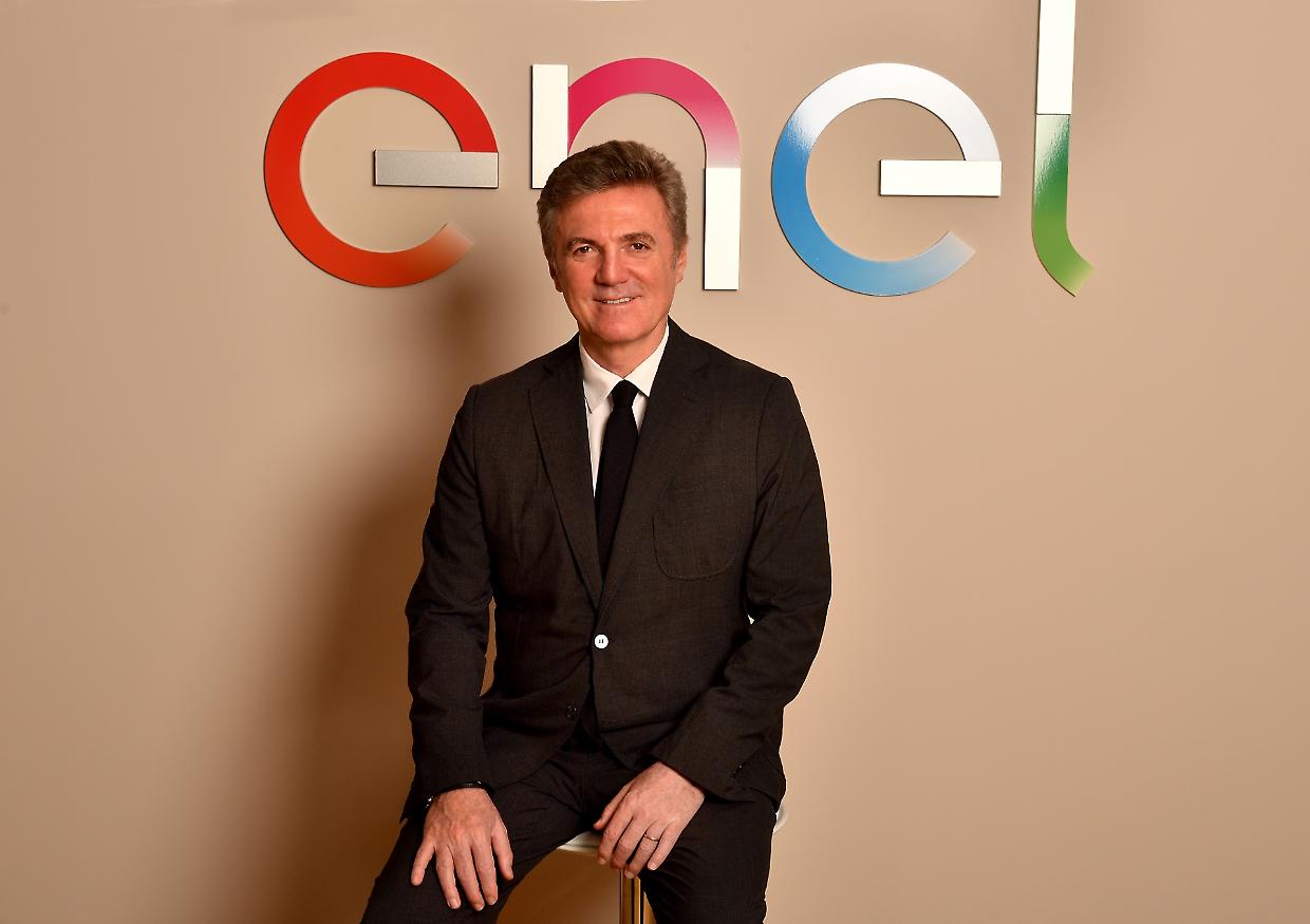 Enel, 2025 in equilibrio: reti in spinta, Italia rallenta ma l&rsquo;estero compensa