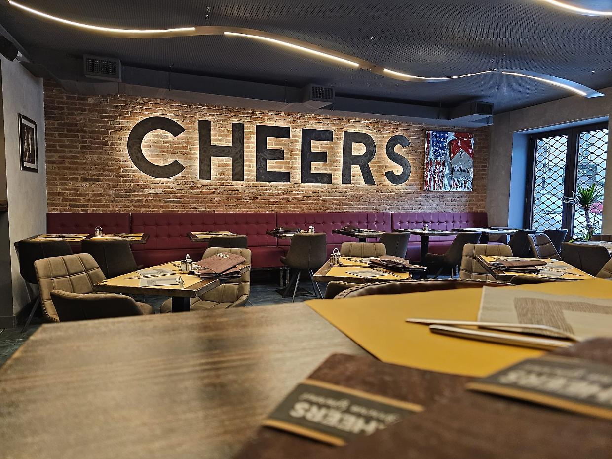 Cheers Birreria Gourmet, dove l&rsquo;hamburger diventa protagonista