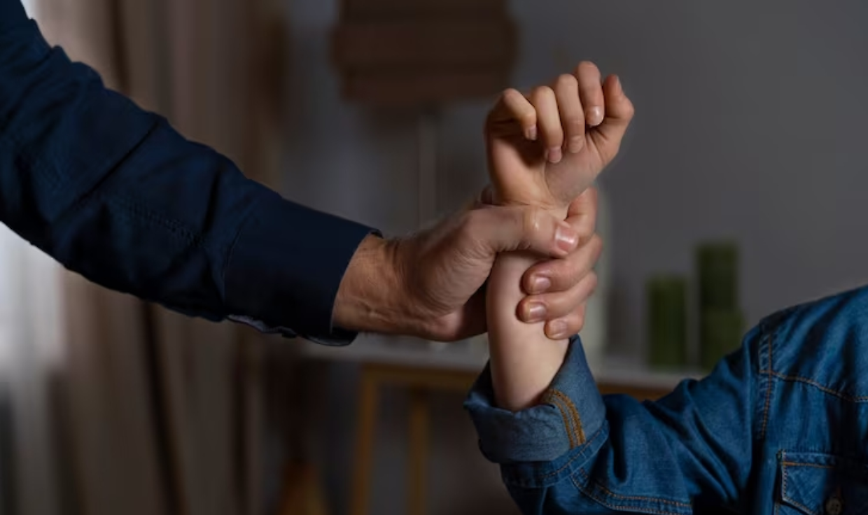 maestro di canto condannato per abusi su un sedicenne: 4 anni e 6 mesi a Ivrea