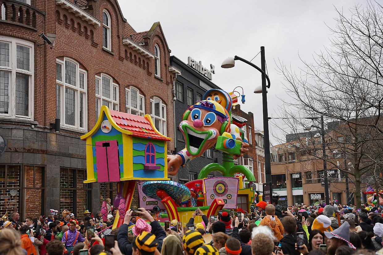Carnevale 2026: tra Giaveno e Rivoli sfilano il mito del Conte Verde e l'anima dei Berg&eacute;