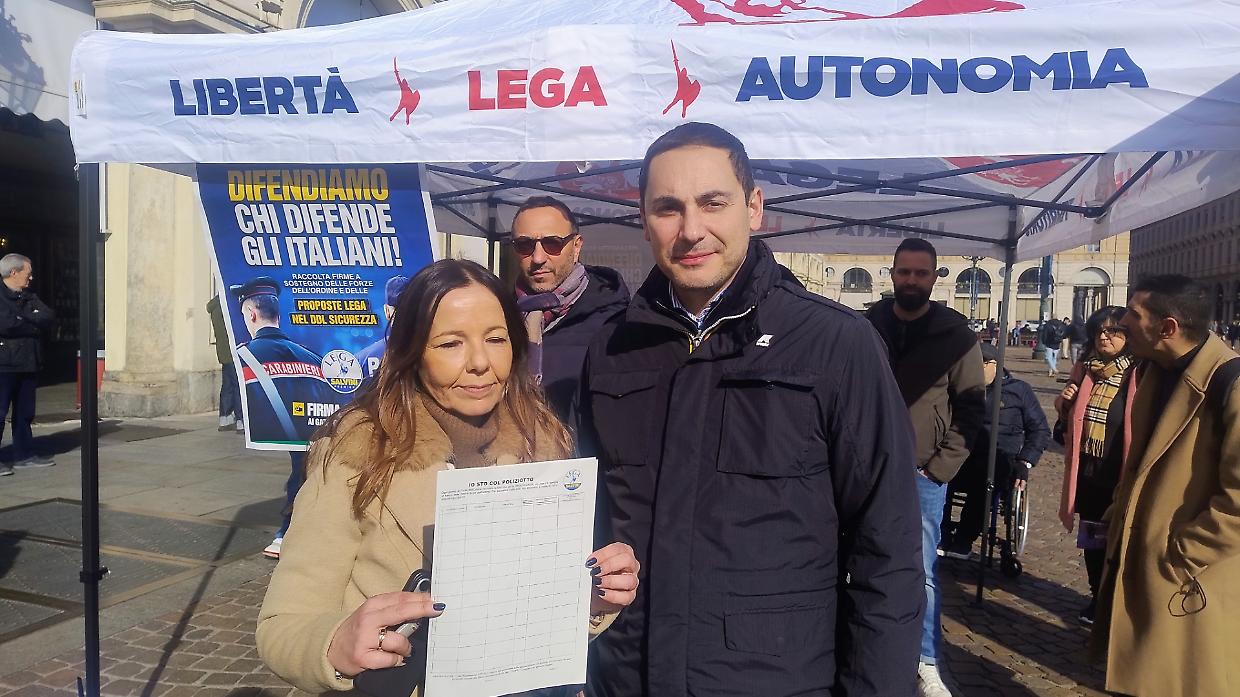 La petizione Lega: &ldquo;Io sto col poliziotto&rdquo;: &laquo;C&rsquo;&egrave; accanimento sulle forze dell&rsquo;ordine&raquo; 