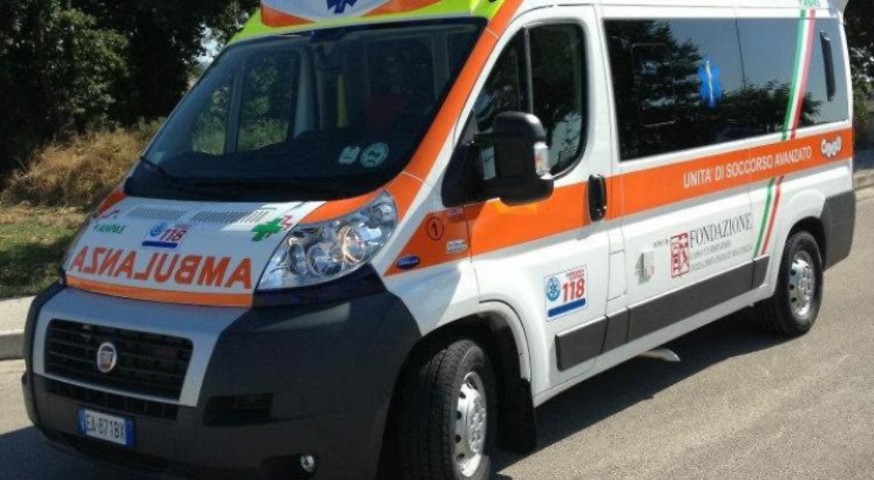 Schianto a Trofarello all&rsquo;incrocio di via Torino e via Lej: 73enne in ospedale, traffico in tilt per mezz&rsquo;ora