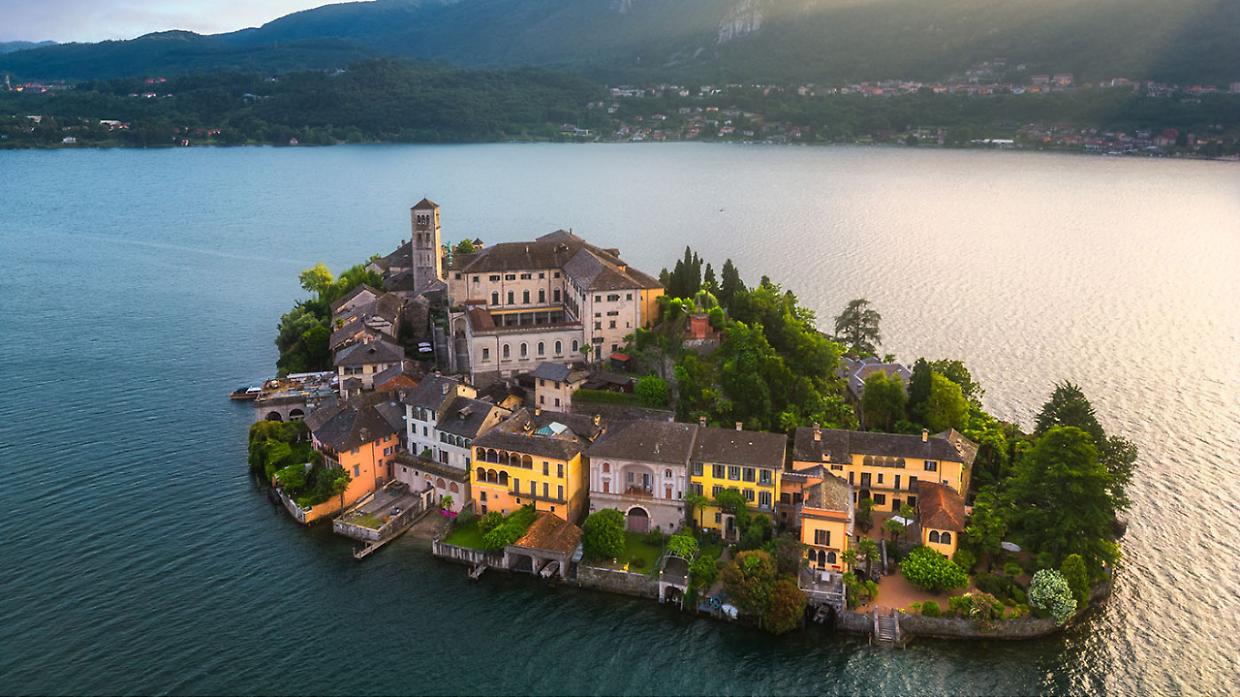 Scopri il Piemonte: Orta San Giulio, la perla medievale che domina il Lago d&rsquo;Orta