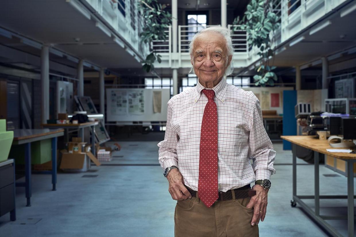 Zichichi e l&rsquo;evoluzione: la sfida del fisico al metodo scientifico moderno