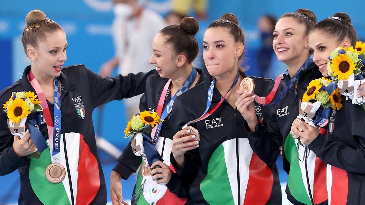 Olimpiadi 2026, il programma di oggi: l&rsquo;Italia scende in pista per la storia con Goggia, Lollobrigida e Fontana