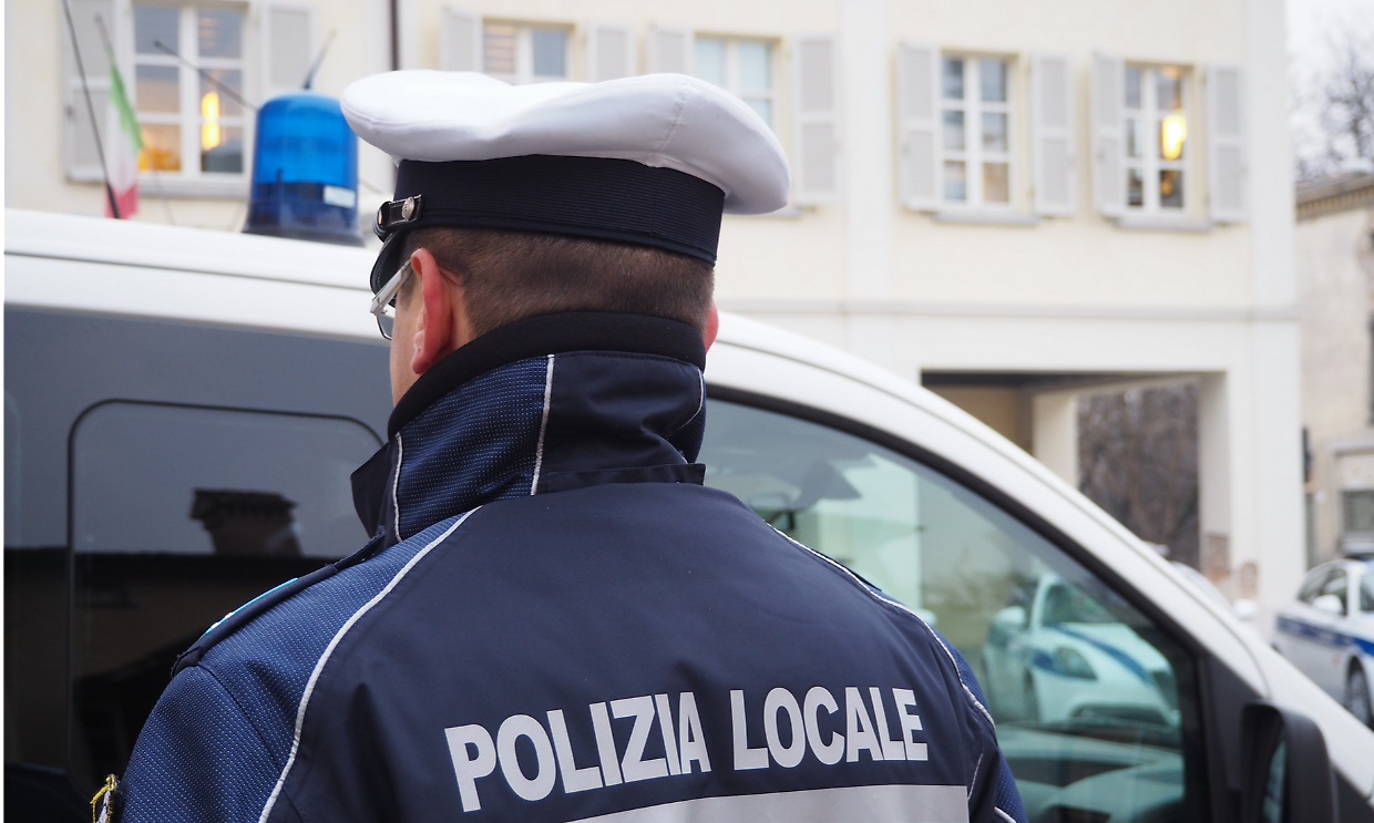 Onorificenze a Chivasso: cinque agenti premiati per coraggio e lucidit&agrave; in stazione