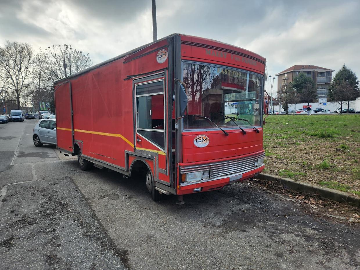 Il furgone di piazza Derna