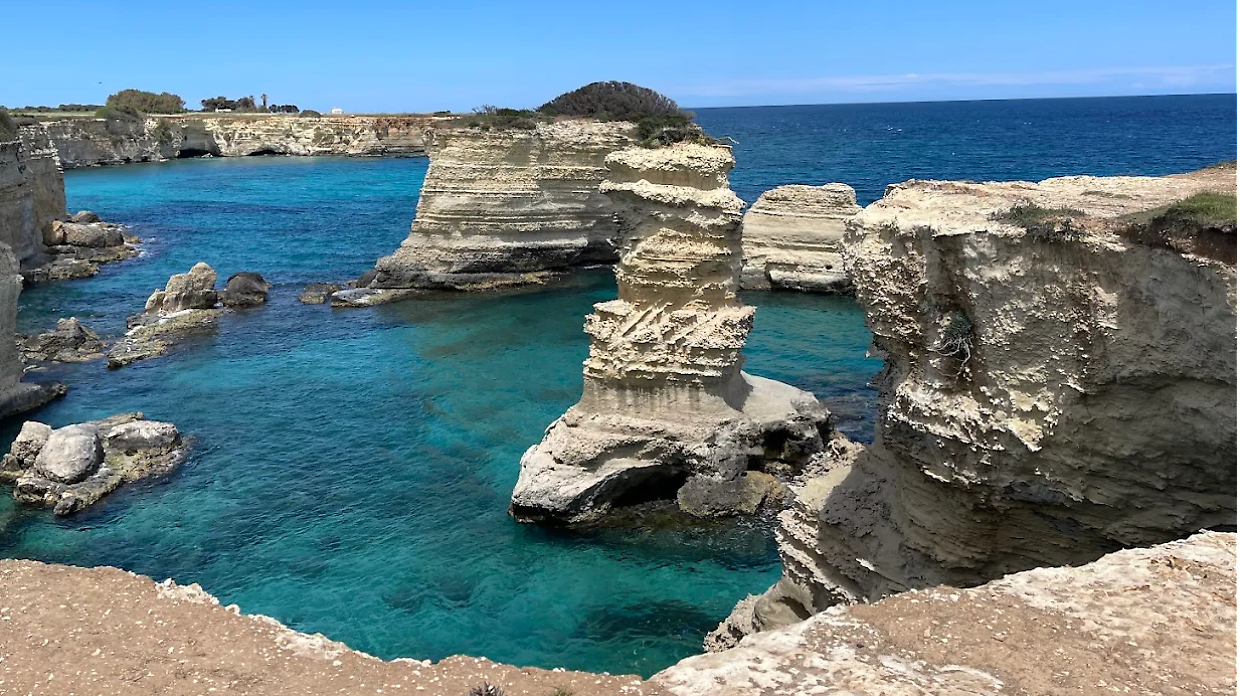 Salento, il maltempo distrugge l'iconico faraglione di Melendugno