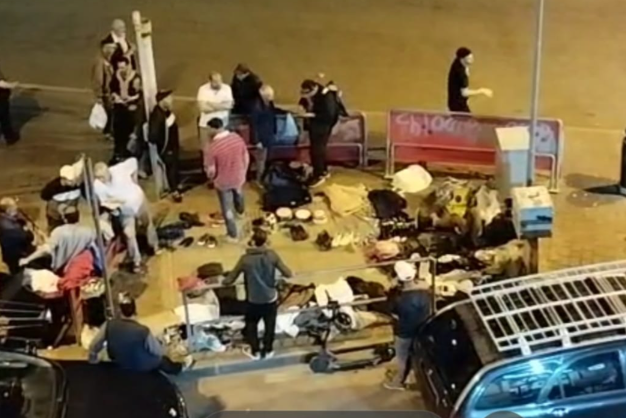 Nel giardino da incubo droga, risse e il mercato di oggetti rubati. Petizione dei residenti