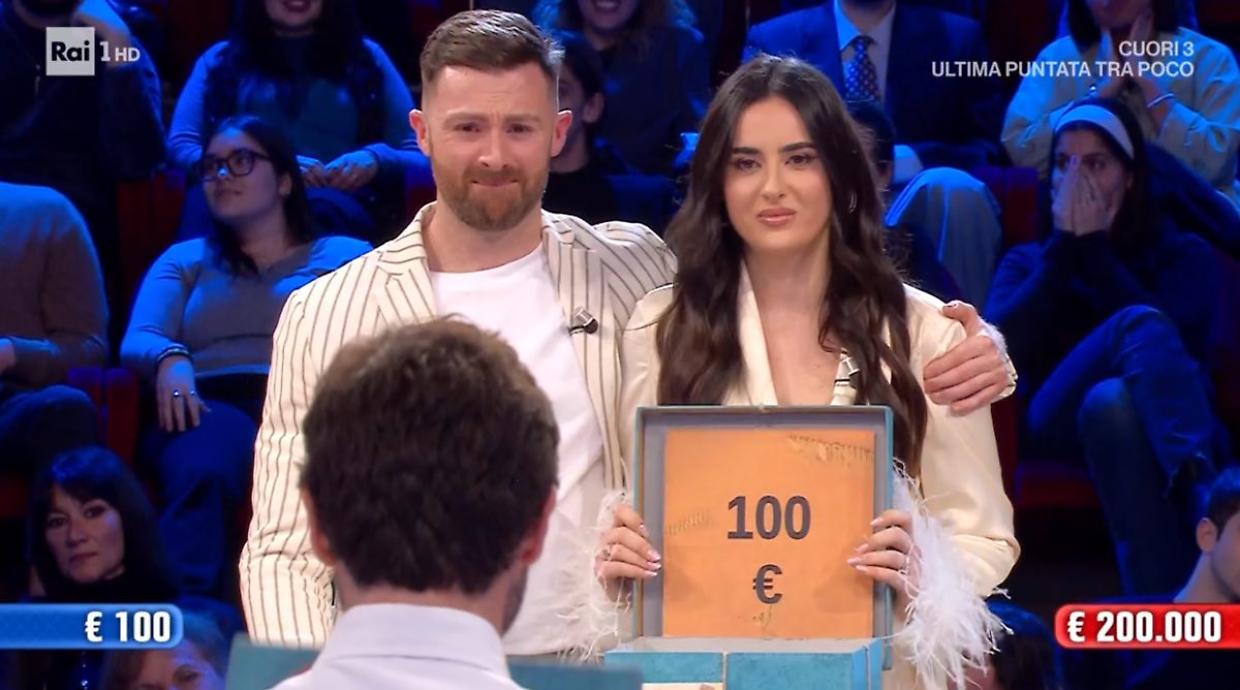 Affari Tuoi, il coraggio non paga: Sara rifiuta l'offerta record e resta al verde