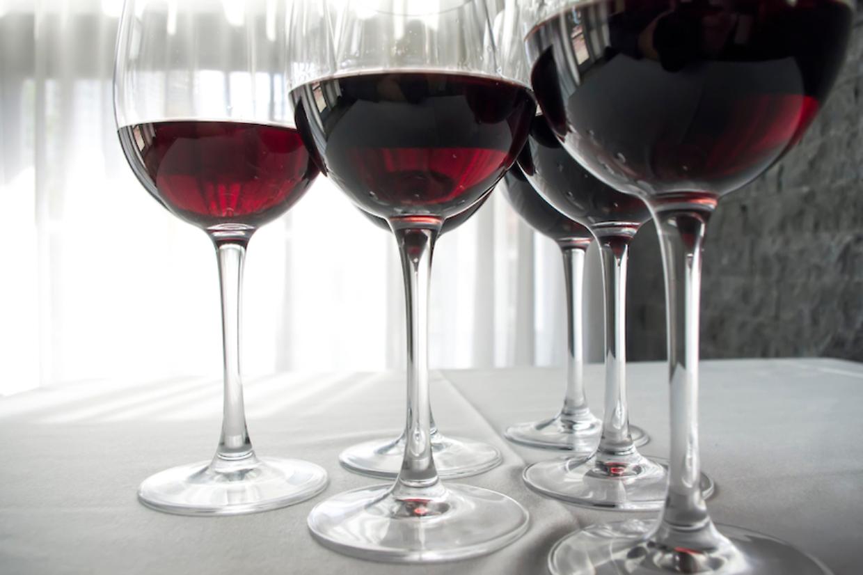 Torino si tinge di Barbera: torna la Notte Rossa con 20 pioli, 20 cantine e musica dal vivo in tutta la citt&agrave;