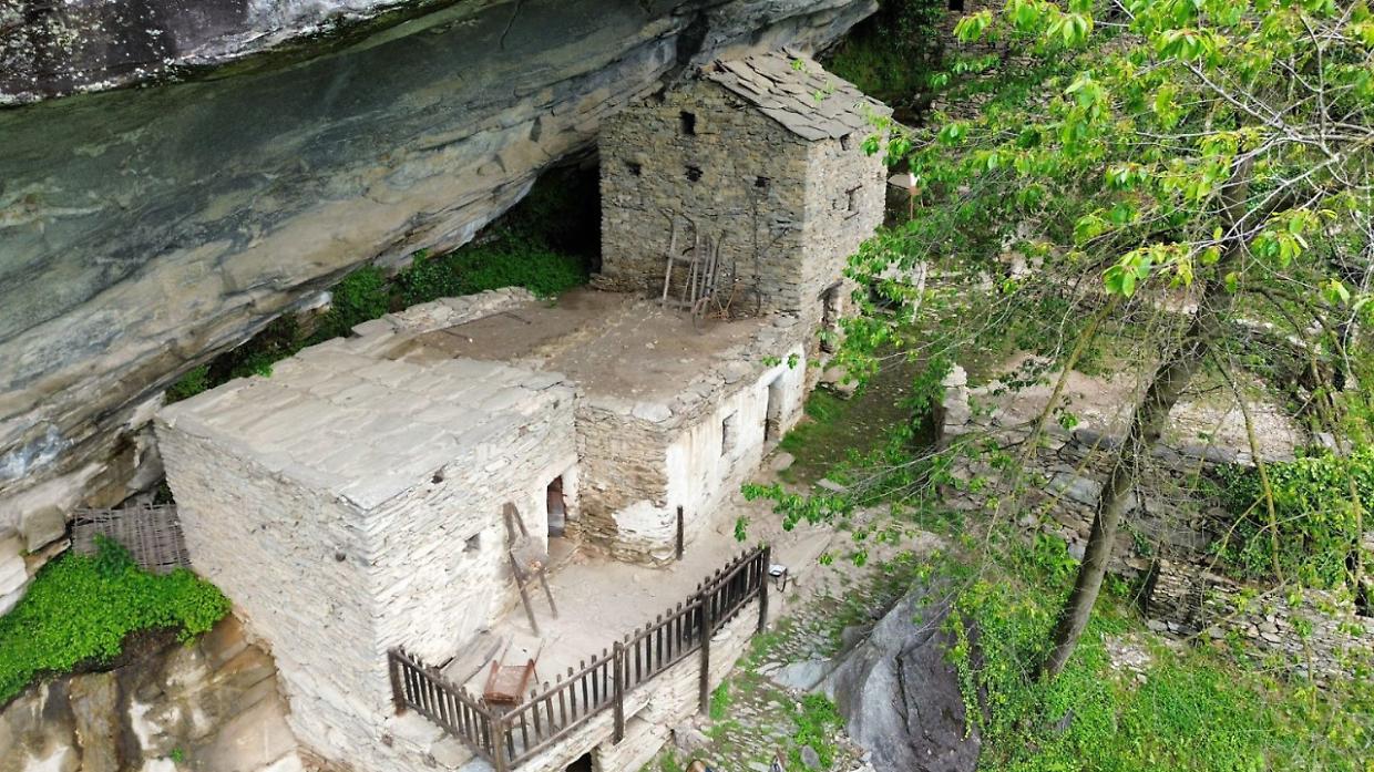 Balma Boves, il borgo museo a cielo aperto incastonato sotto la roccia