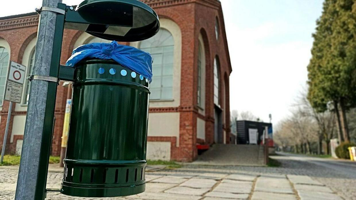 Vanchiglia pi&ugrave; pulita, arrivano 20 nuovi cestini per dire addio a cartacce e bottigliette