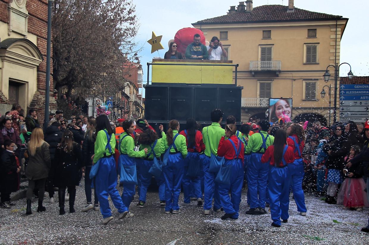 Poirino, il Carnevale 2026 ha i volti di Francesco Burzio e Michela Marino