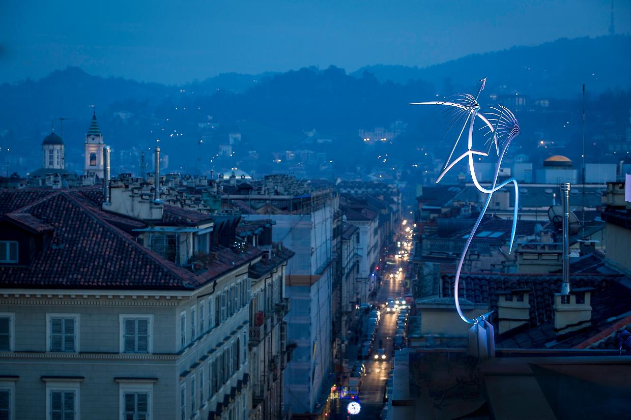 Mai visto guerrieri sui tetti di Torino? Ci sono tre vedette che vegliano sulla citt&agrave;