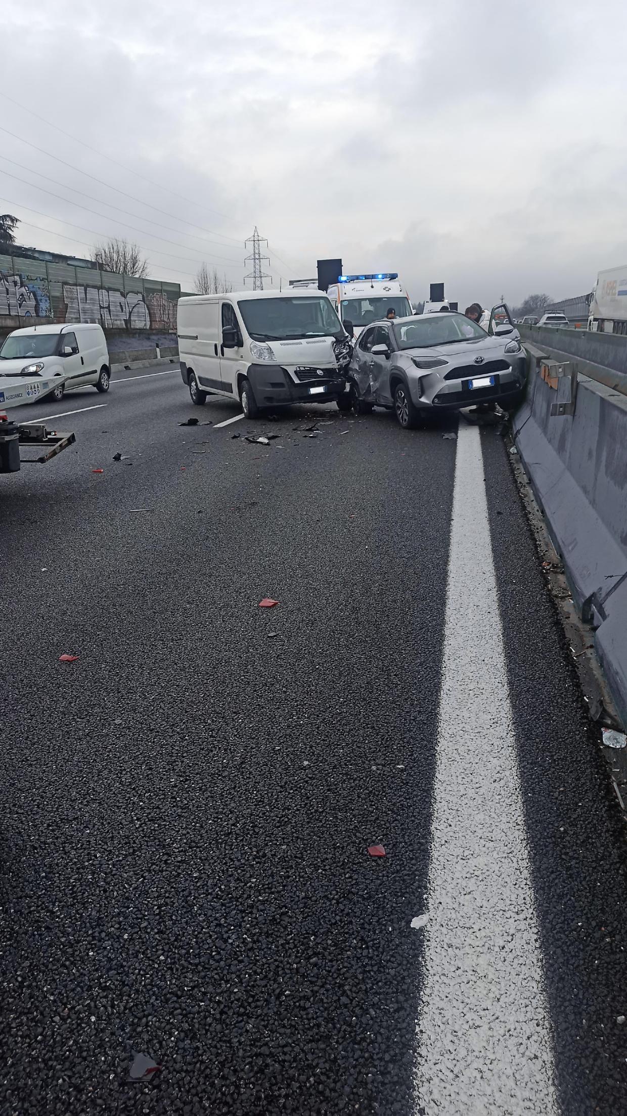 Incidente sulla tangenziale nord di Torino: code e un ferito a Collegno verso Milano