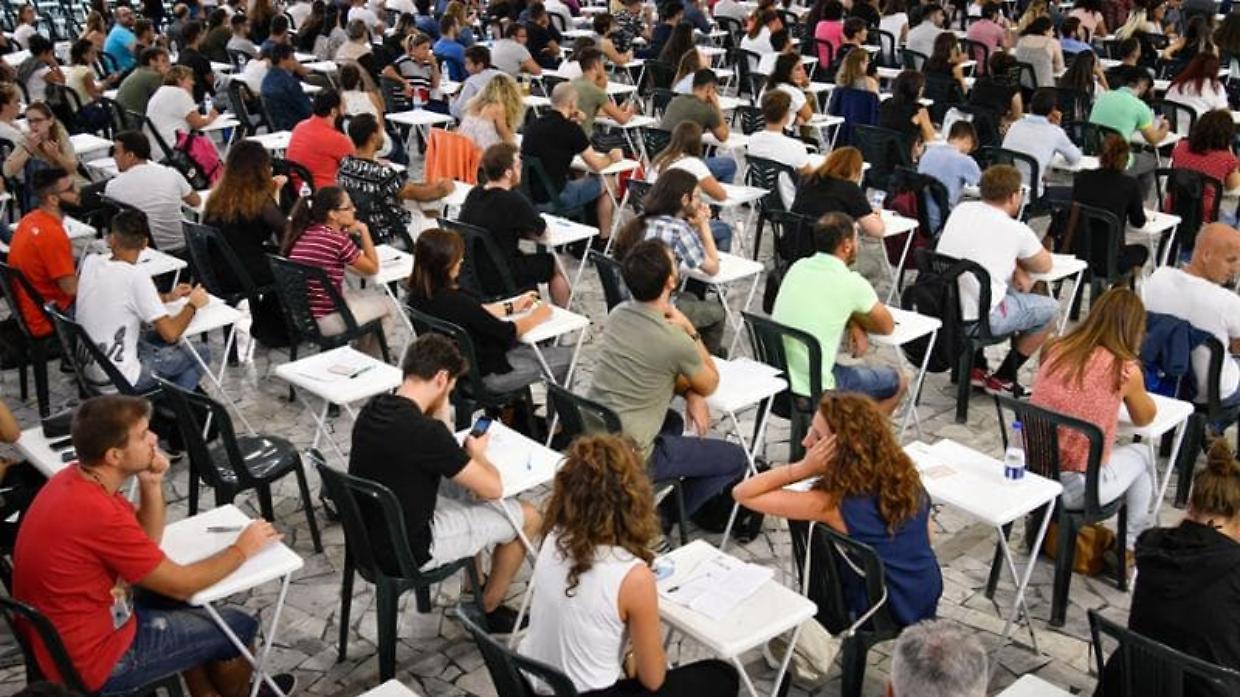 Concorso notarile, le giustificazioni dei notai: santi, giorni di correzione e commenti online