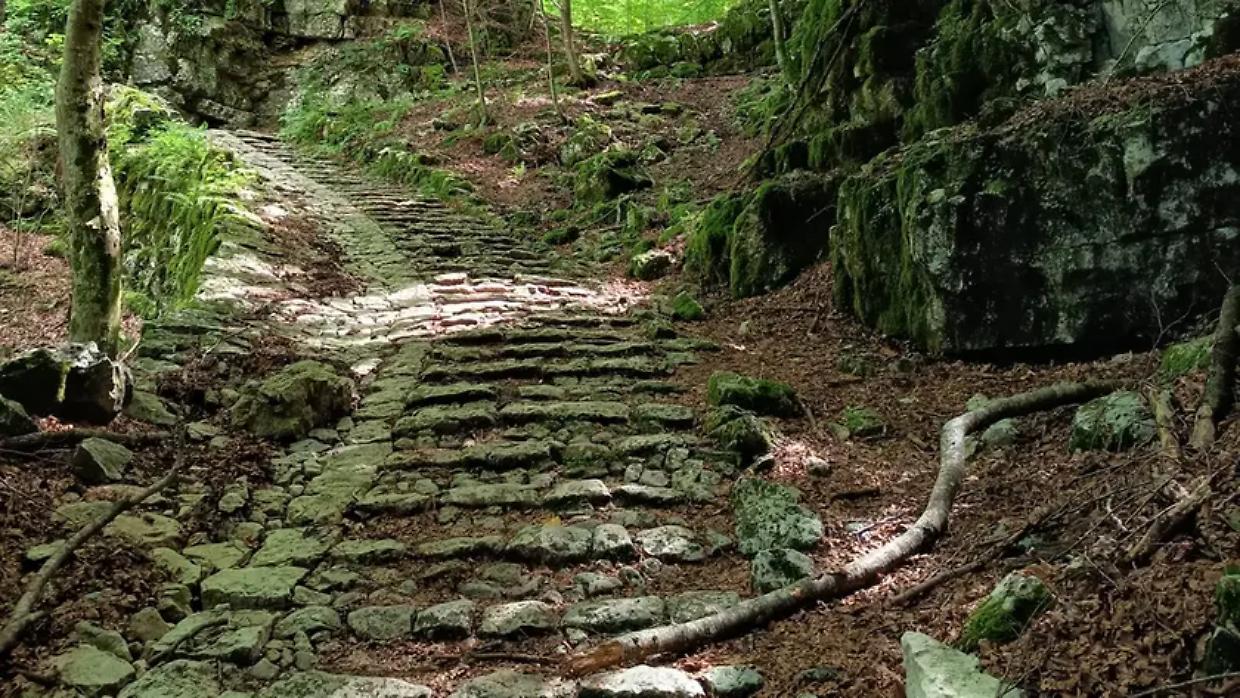 Questa &egrave; la scalinata pi&ugrave; lunga d&rsquo;Italia: 4.444 gradini verso il cielo