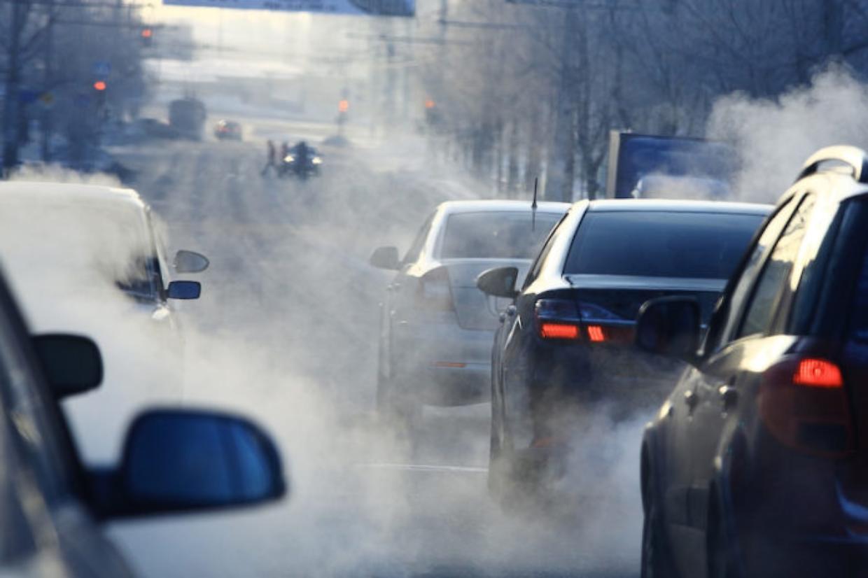 Smog, da oggi scatta il semaforo arancione: stop ai diesel Euro 5