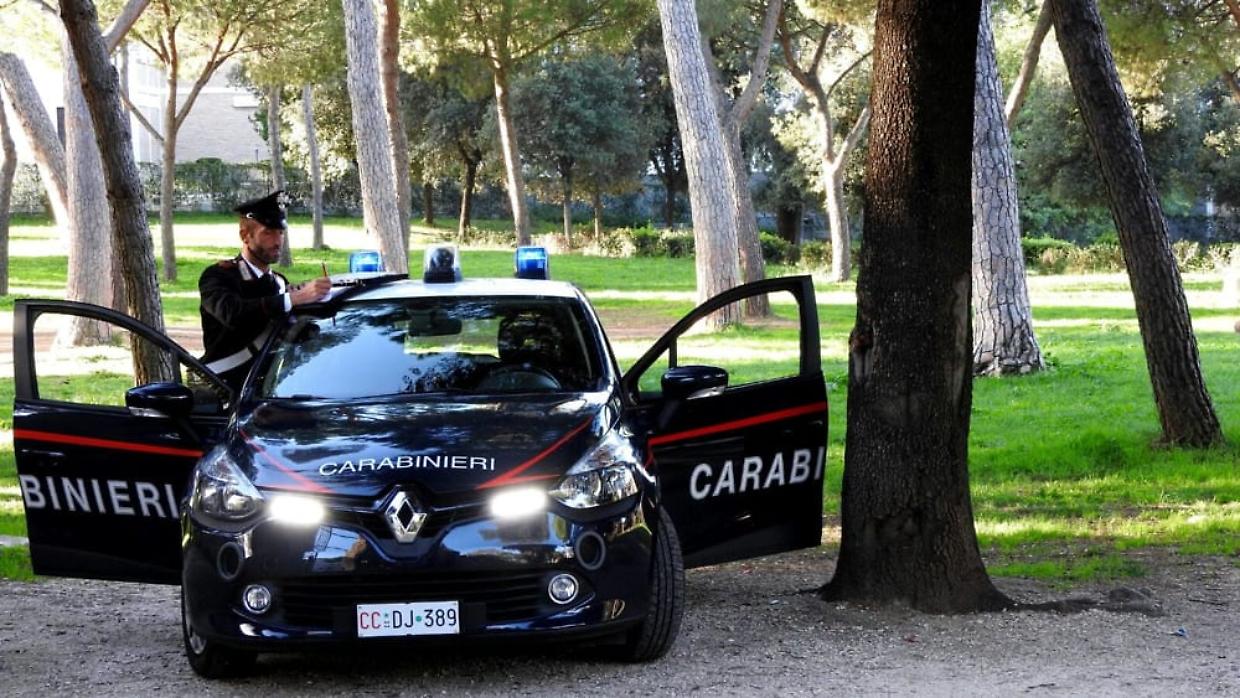 Giardini Battistini, blitz anti-spaccio a Moncalieri: sette denunce e un arresto dopo le segnalazioni dei residenti