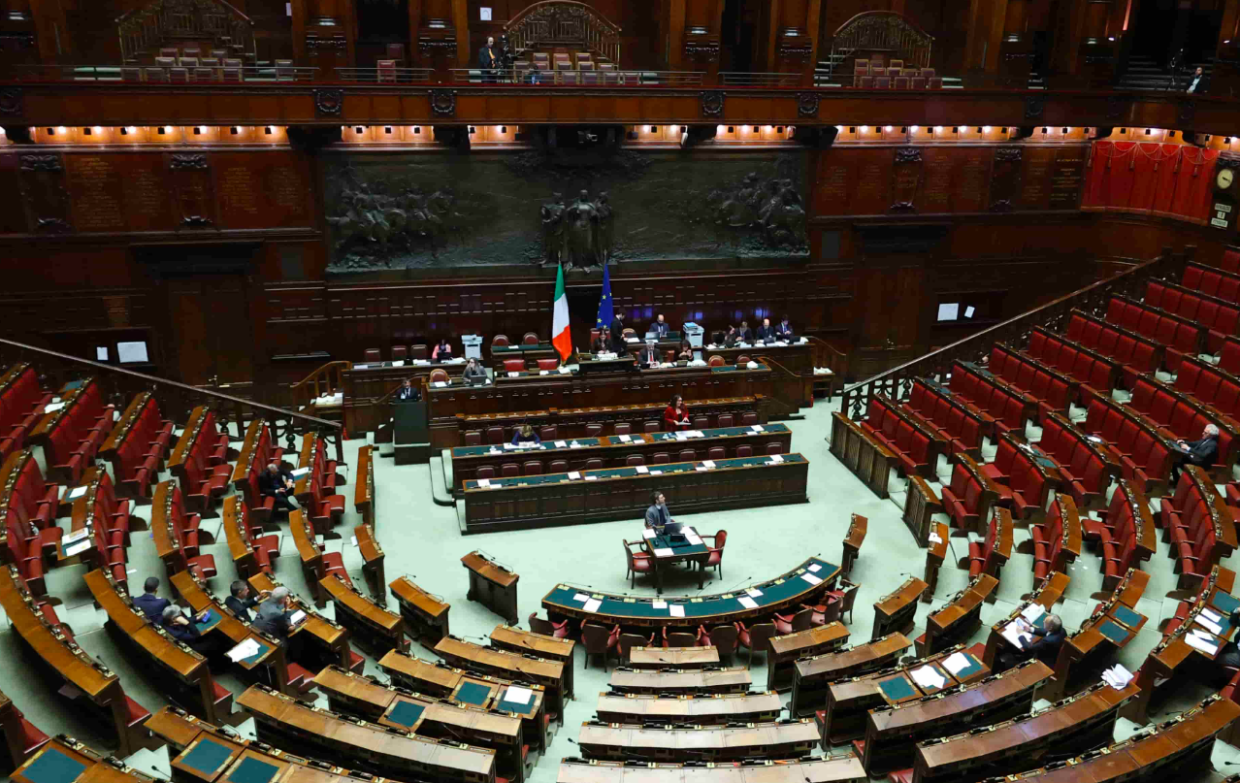 Decreto Milleproroghe 2026: la Camera approva, ecco le novit&agrave; e le esclusioni