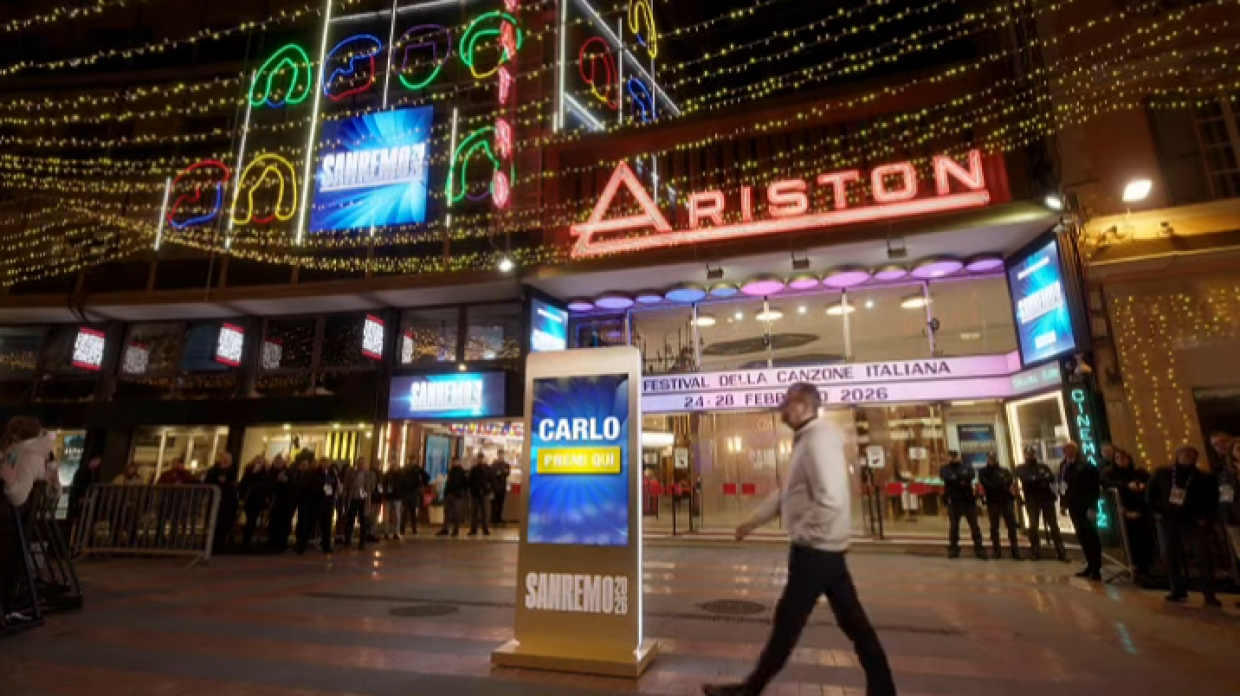 Sanremo 2026, ecco chi sar&agrave; il primo sul palco