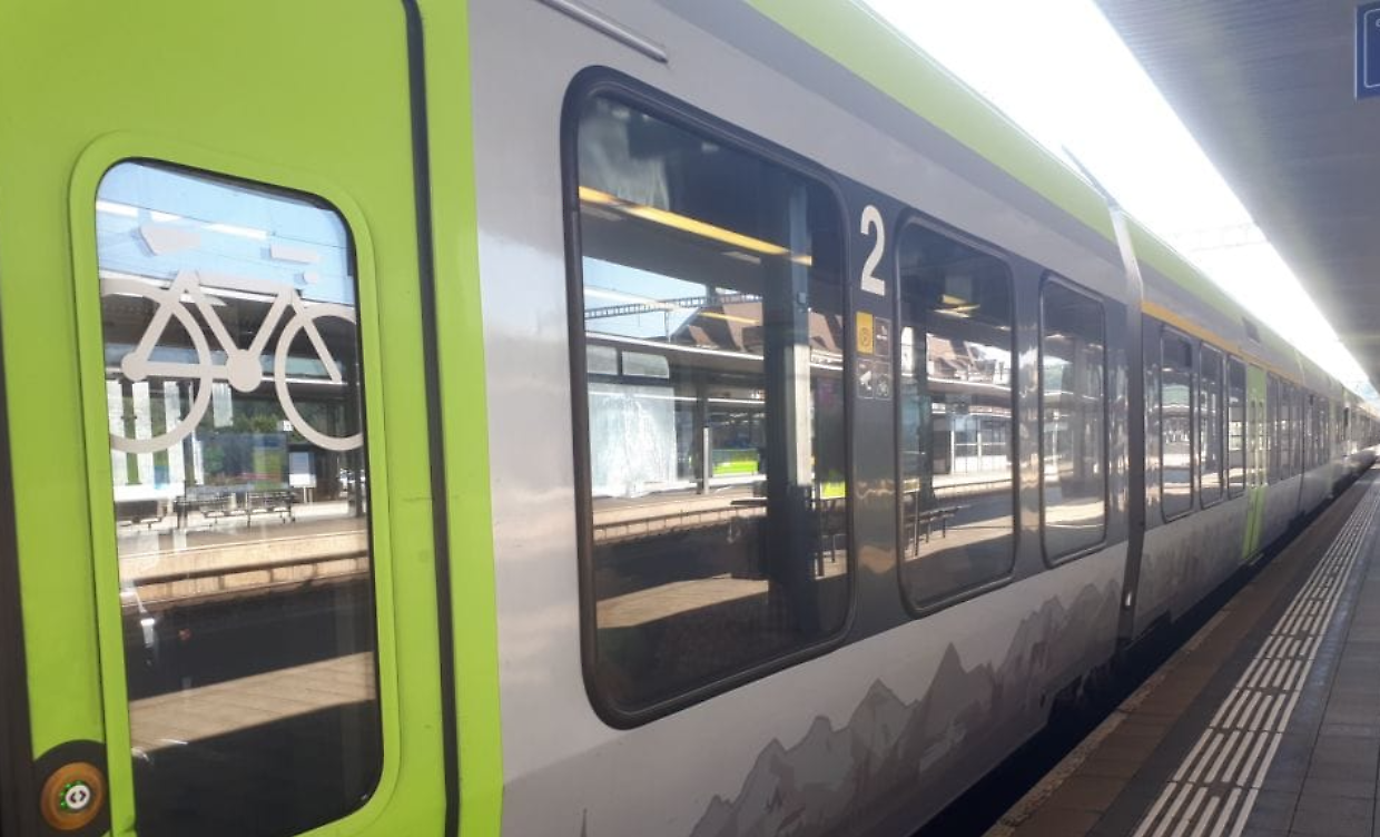 Sbarre alzate, treno in corsa: paura sulla Sfm2 tra Riva di Pinerolo e Roletto