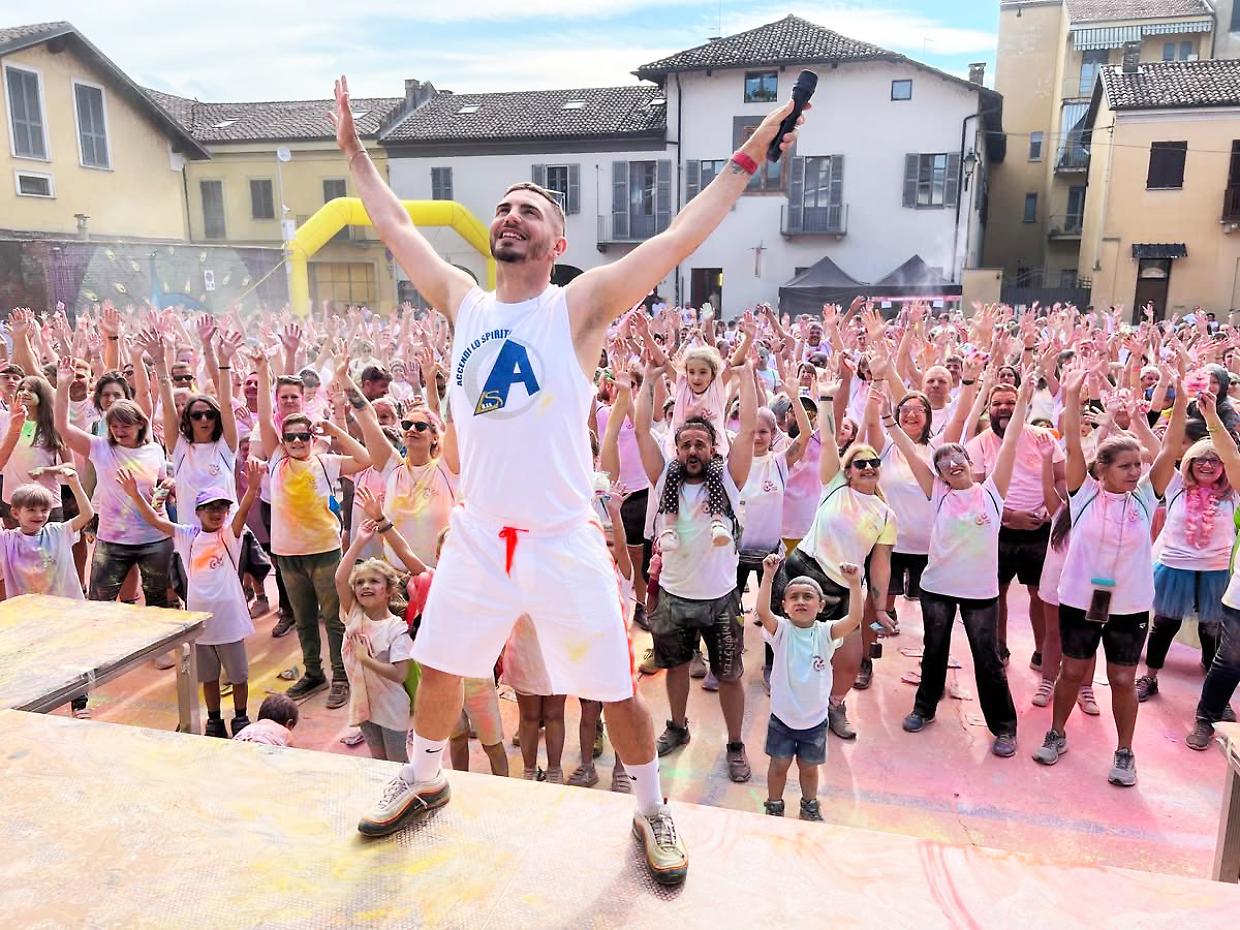 Ciri&egrave;, l'esplosione di gioia che fa bene tra Camminata Clown e Hope Color 